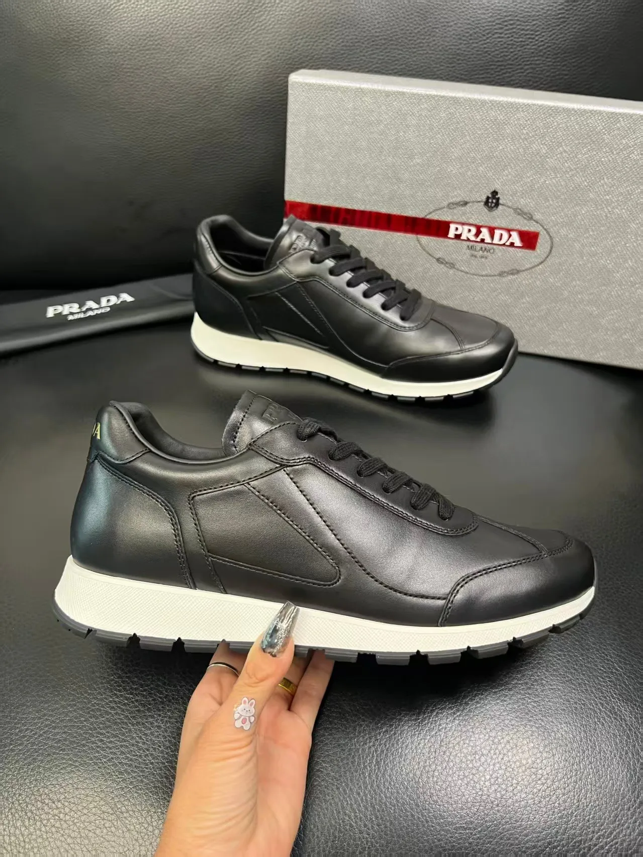 Factory price: 438💰Prada new men's leather sports shoes, the highest version on the market, any comparison is welcome🆚! The original leather has excellent texture and is super high-end! Fetal sheep net lining imported from Italy, removable pad! Luxurious materials and fine workmanship, highly recommended! Code number: 38-44, customized 45